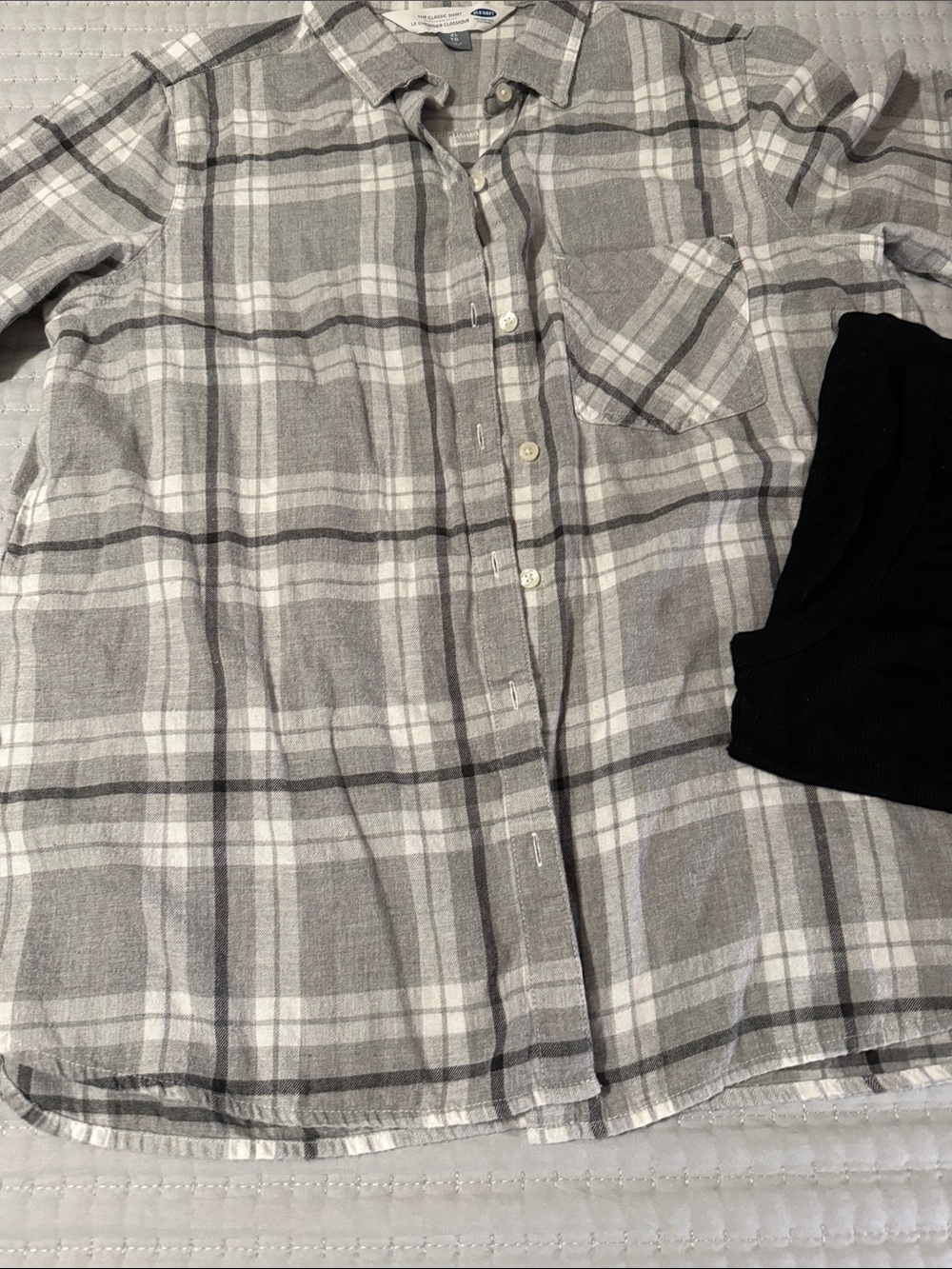 Women’s Old Navy Gray and White Plaid Flannel Shirt size XL